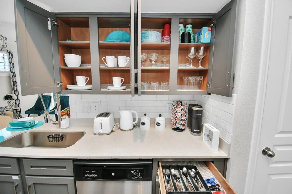 Chic Retreat-Walk To Nrg-Pool Apartment ฮูสตัน ภายนอก รูปภาพ