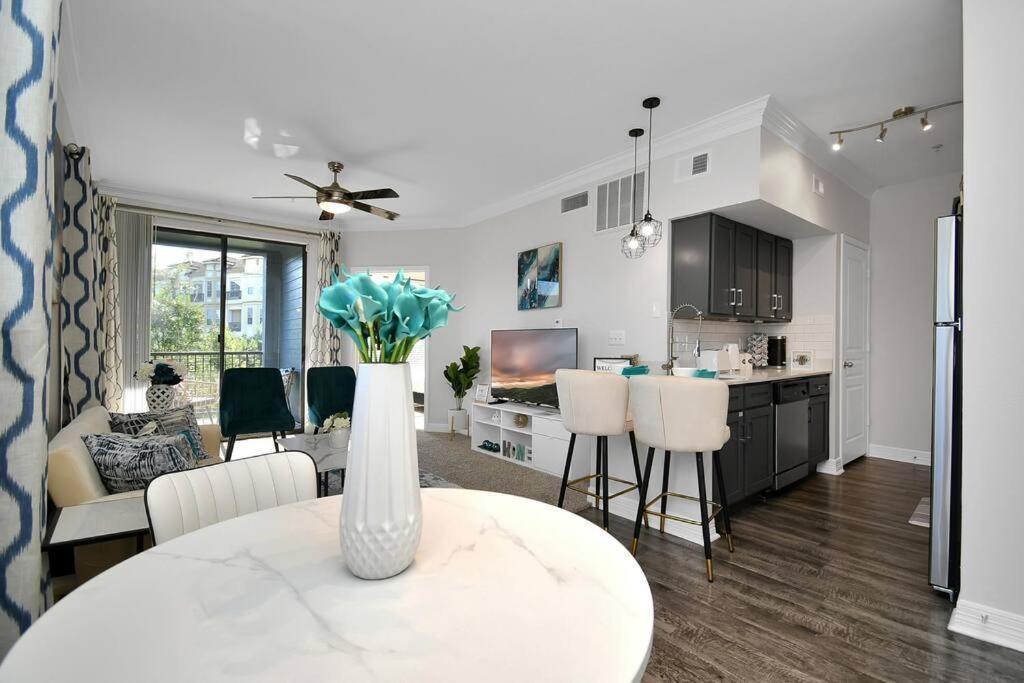 Chic Retreat-Walk To Nrg-Pool Apartment ฮูสตัน ภายนอก รูปภาพ
